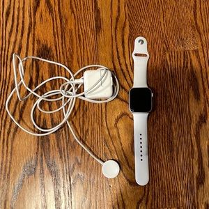 Apple Watch Series 4 GPS and Cellular